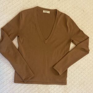 Aritzia Babaton Artemesia  V Neck Long Sleeve Sweater; Size X Small; Color Camel